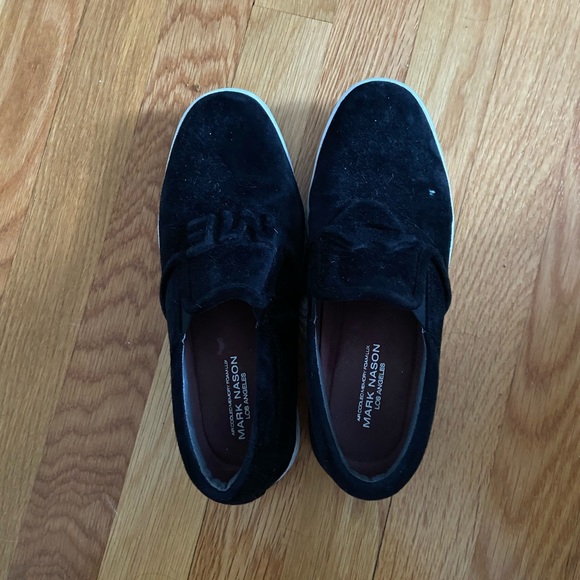 Black velvet ‘kiss me’ sneakers - Picture 2 of 2